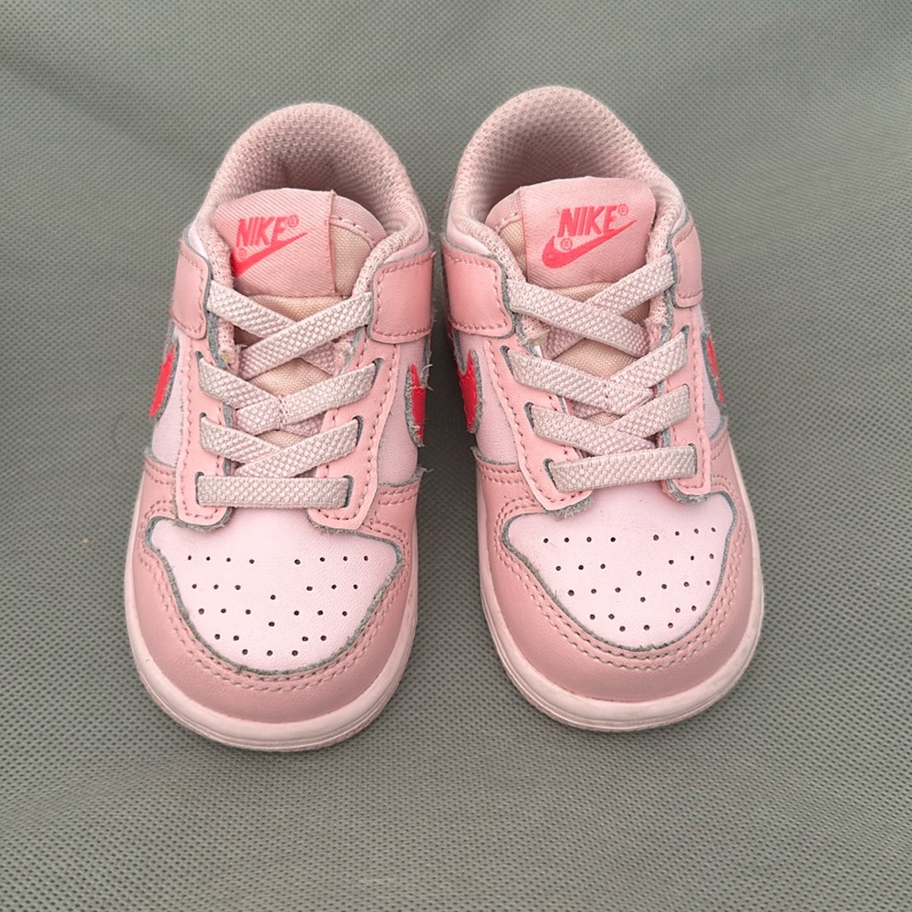 Nike Toddler Girl Dunk Low (TDE) Size- 5C